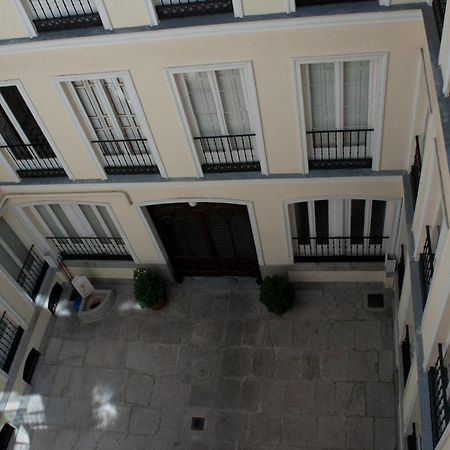Hostal Yolanda Madrid Ngoại thất bức ảnh