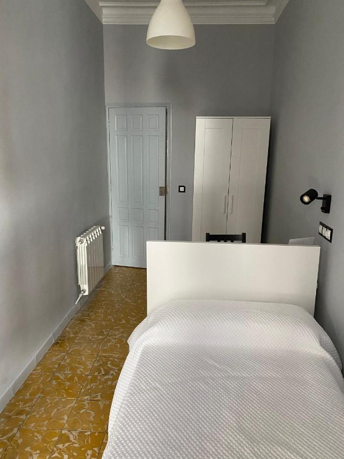 Hostal Yolanda Madrid Ngoại thất bức ảnh