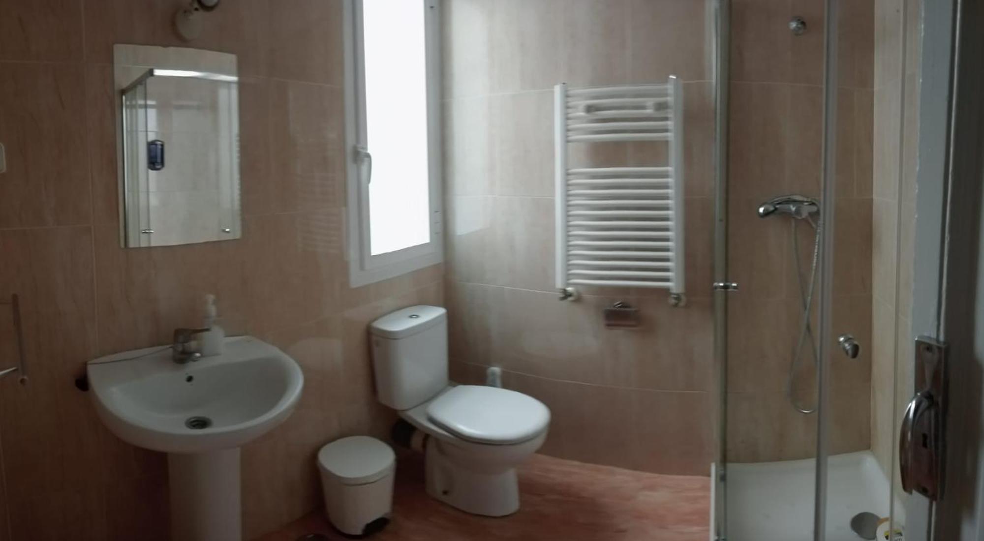 Hostal Yolanda Madrid Ngoại thất bức ảnh